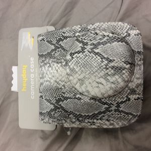 Heyday snake camera case for Instax mini 8/9, magnetic closure, body strap NWT